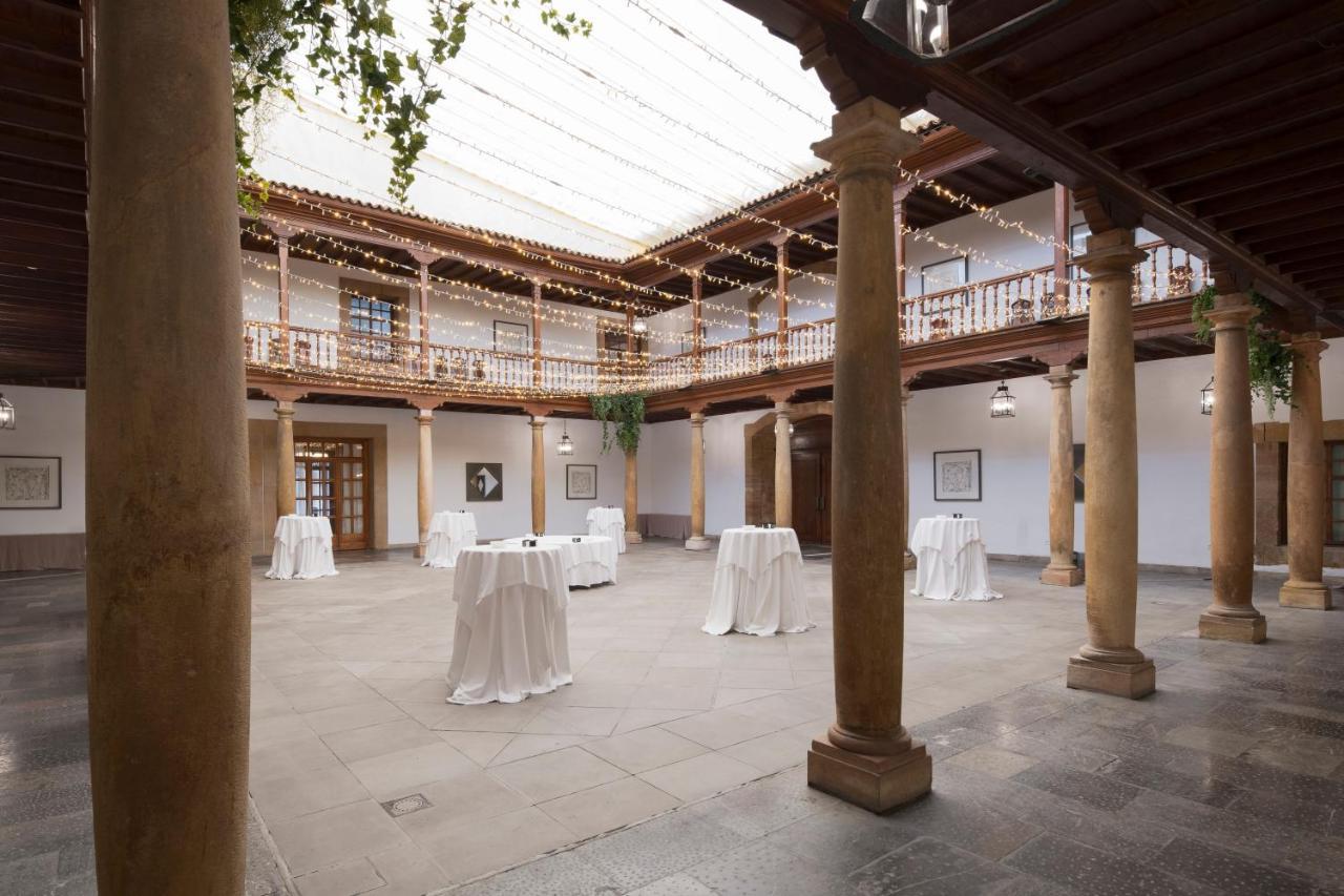 Eurostars Hotel De La Reconquista Oviedo Luaran gambar The University of Navarra's Arangoiti Hall