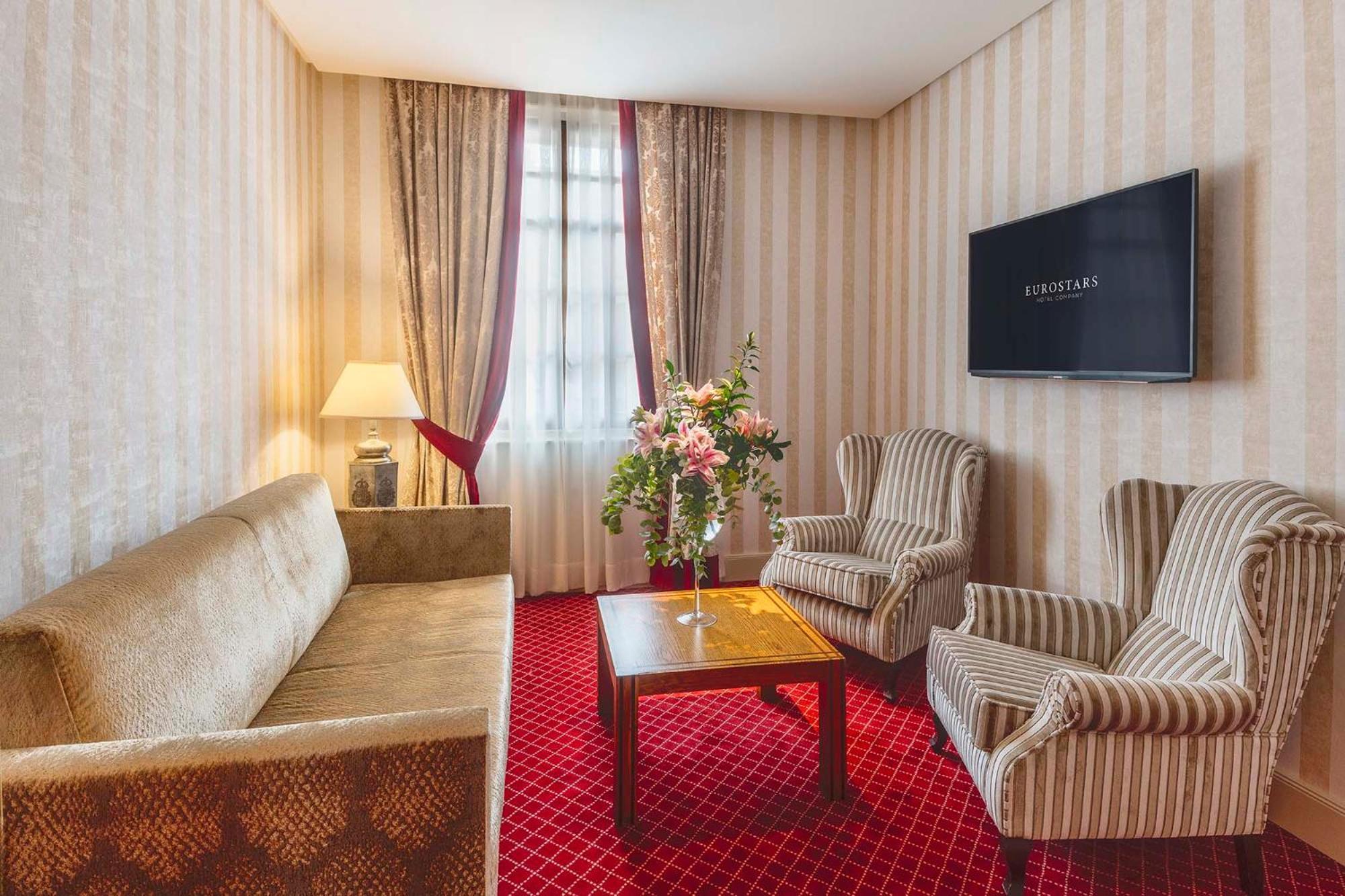 Eurostars Hotel De La Reconquista Oviedo Luaran gambar Suite