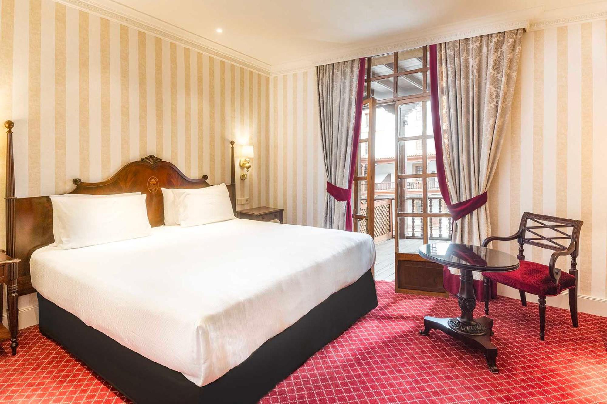 Eurostars Hotel De La Reconquista Oviedo Luaran gambar A room at the hotel