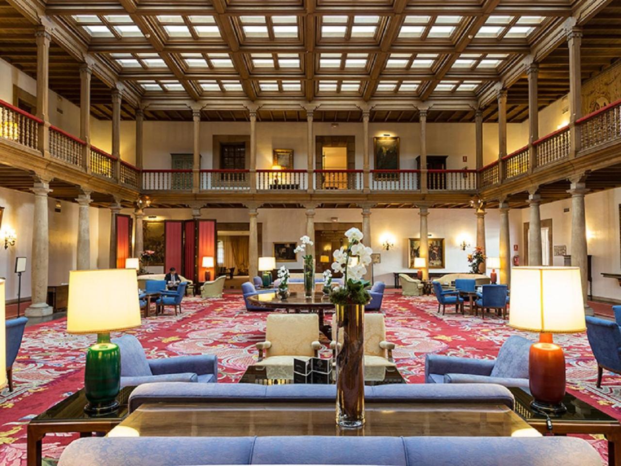 Eurostars Hotel De La Reconquista Oviedo Luaran gambar The lobby of the Hotel de Ville